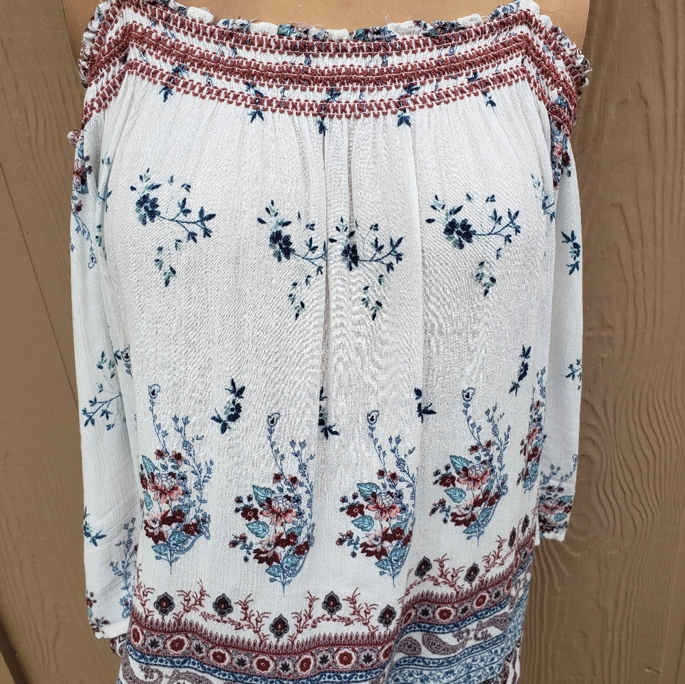 Patterned blouse, off the shoulder, long sleeve